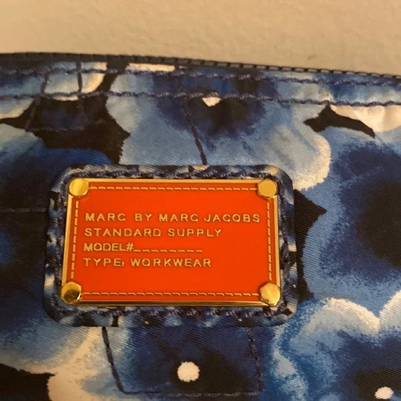 Marc Jacobs accessory  case - Picture 9 of 15